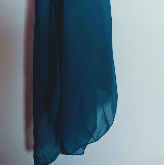 I'm selling a blue strapless dress - Picture 3 of 6